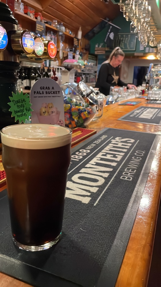 b5a593fd-9536-4d4b-84f4-4d1e2146357f-1